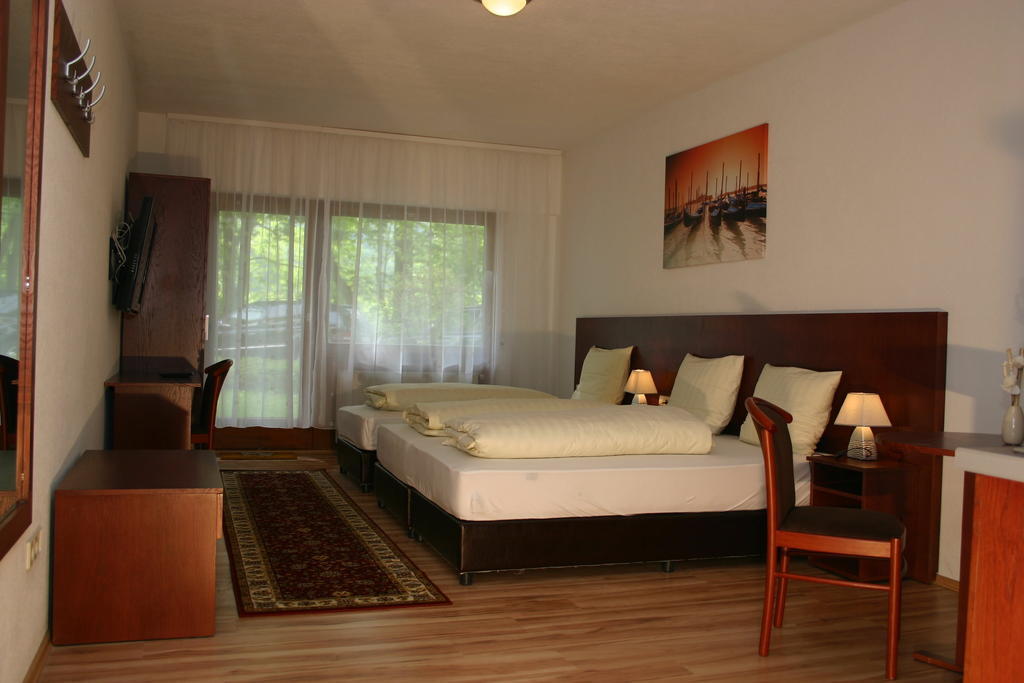 Apartment Traube Бад Урах Стая снимка